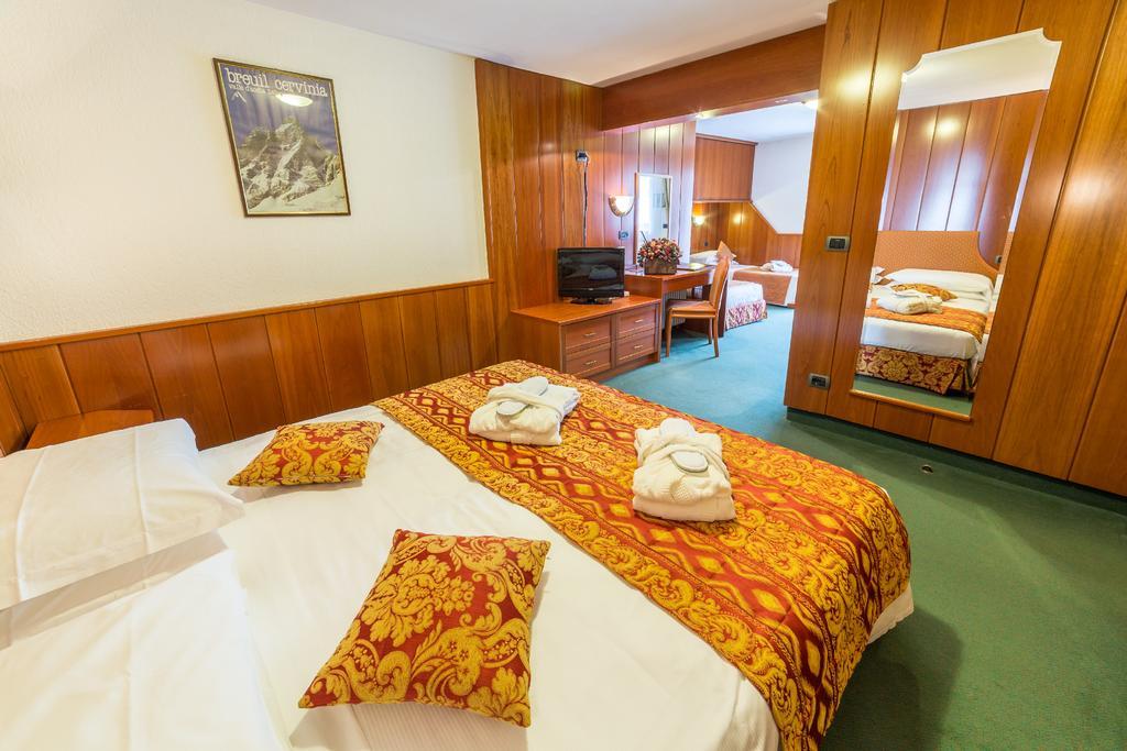 Excelsior Planet Hotel Breuil-Cervinia Bagian luar foto